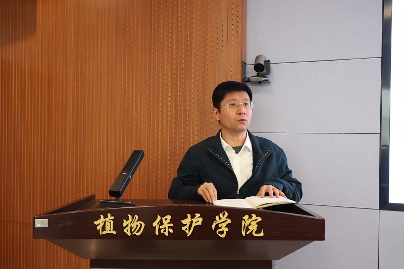 研究生院常务副院长陈帝伊讲话.jpg