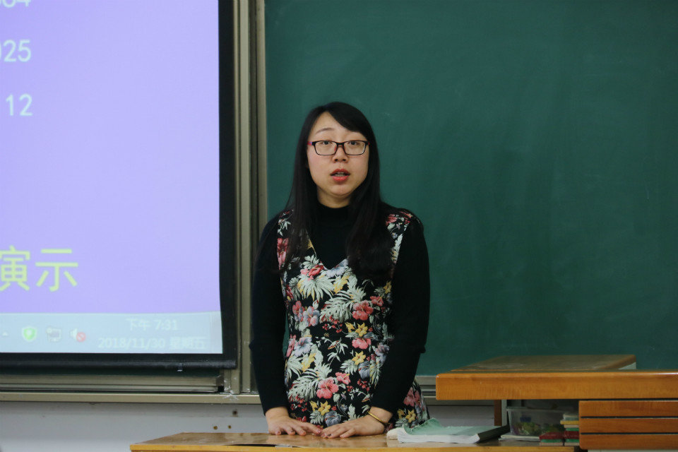 张楠老师进行比赛点评